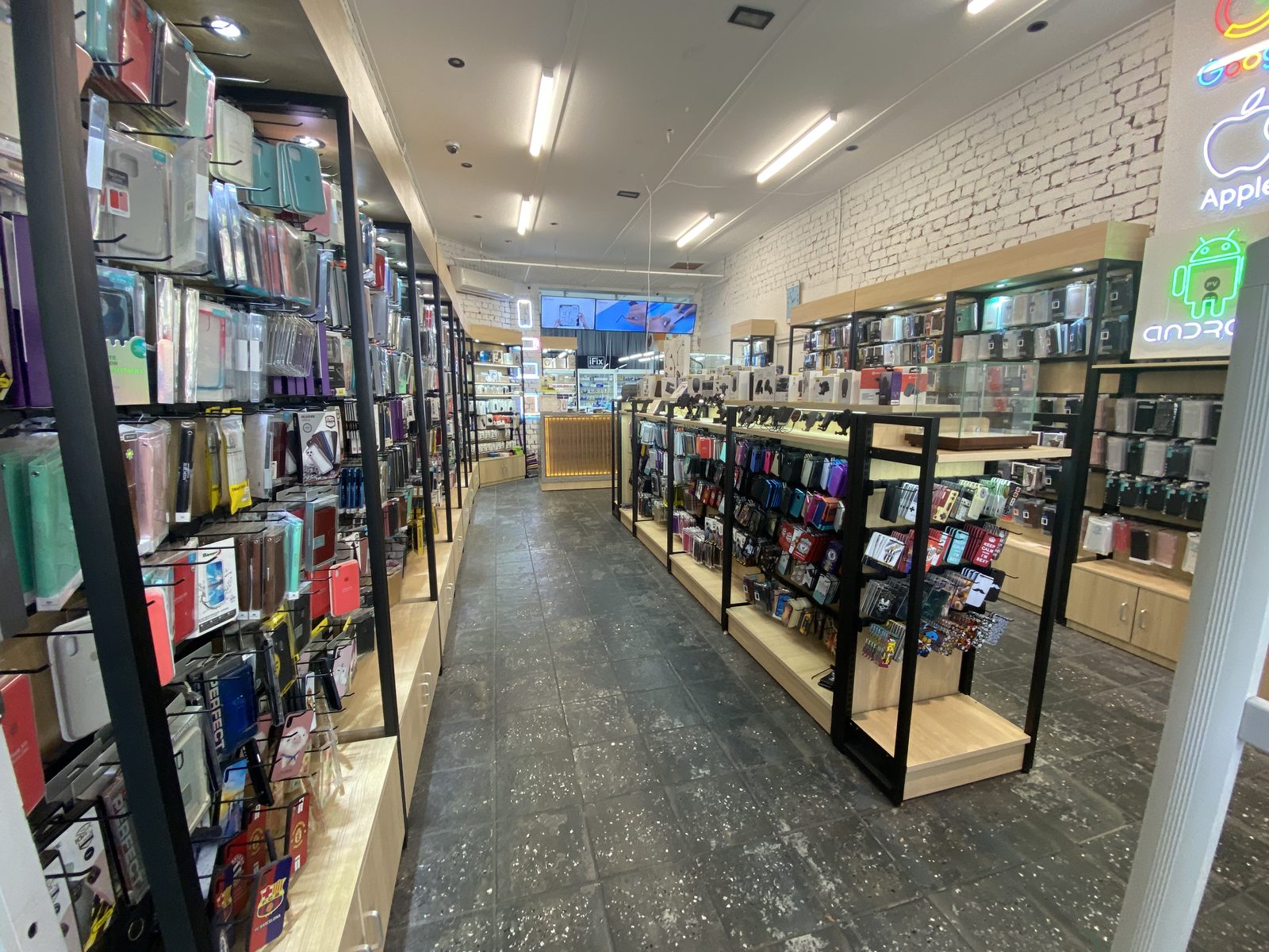 Inside the iFix Brunswick store